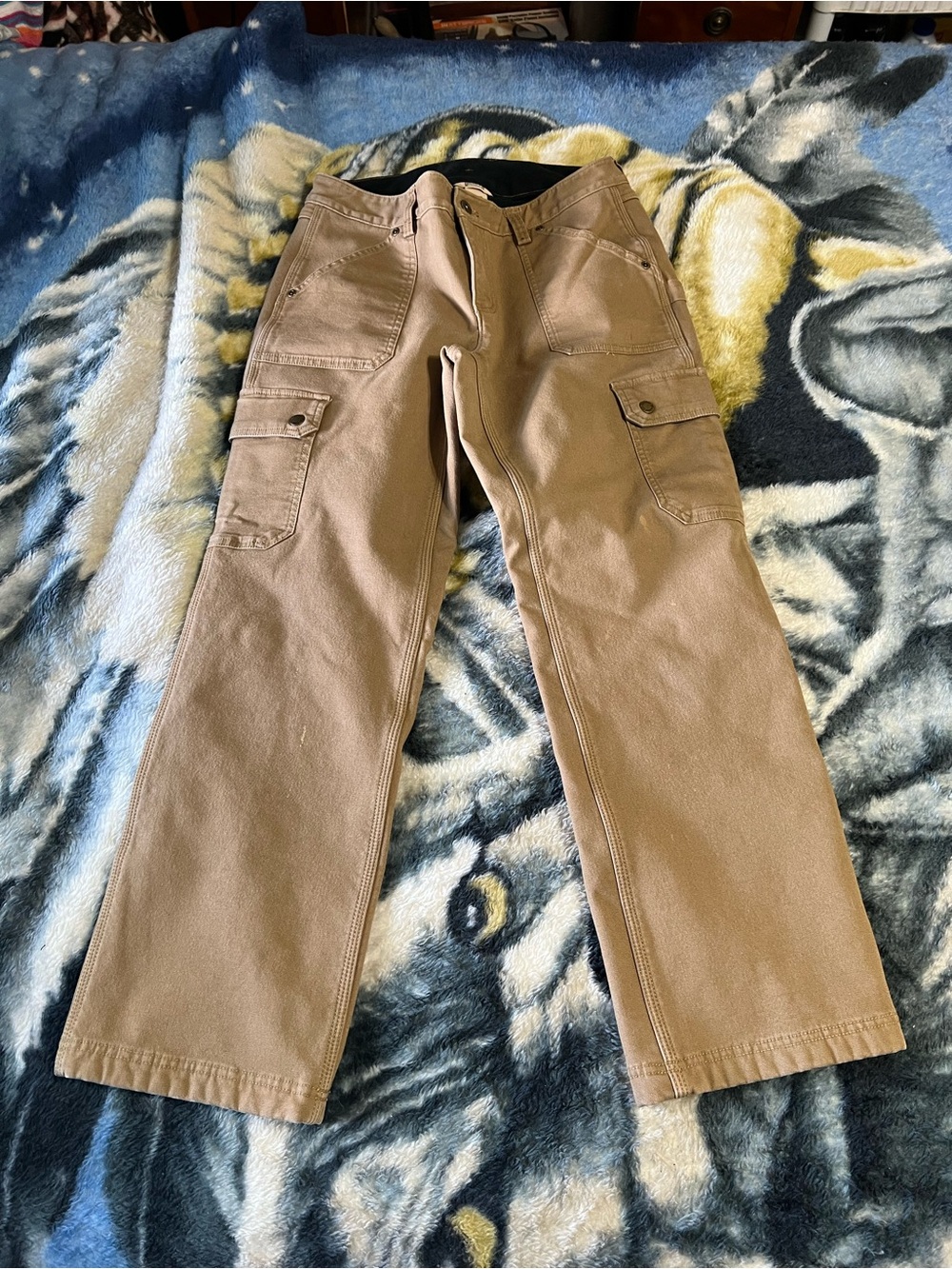 Duluth Trading Co Tan Cargo Work Pants with Utility Pockets fleece lined